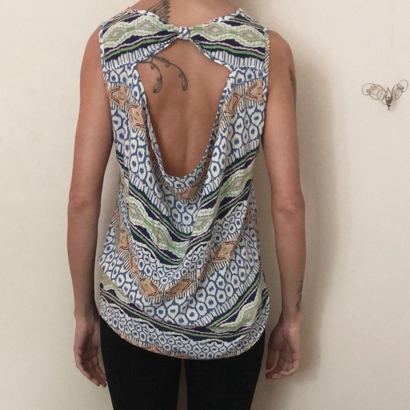 β Sold β 3 for $20 - Funky and Colourful Sleeveless Top - Picture 2 of 4